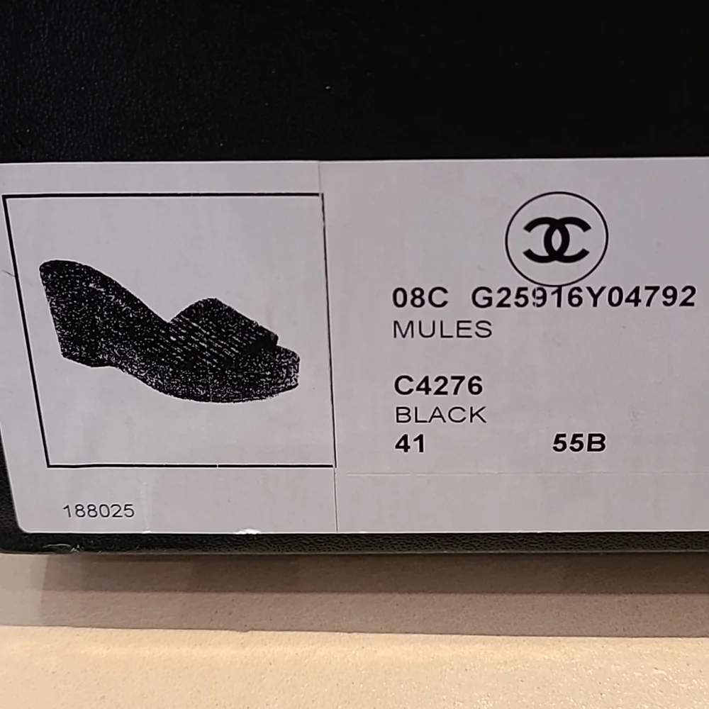 👡👡👡CHANEL New Cork Slides with Patent Logo. Stunning. - Picture 7 of 8